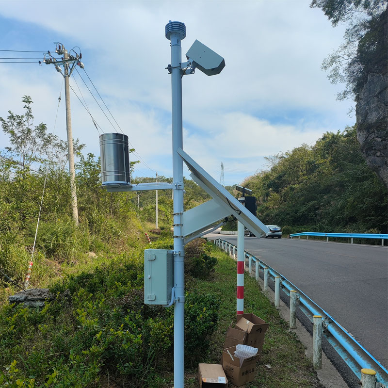 路面狀況監(jiān)測(cè)站